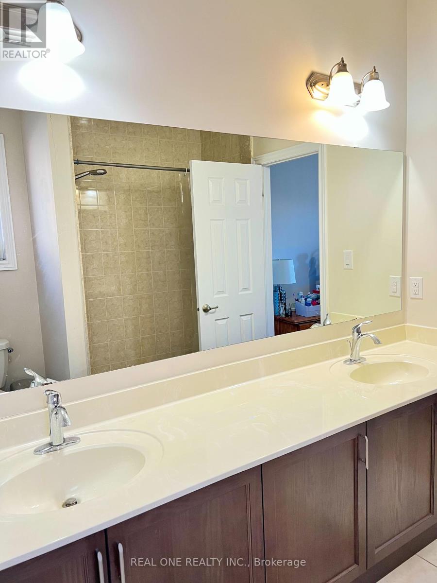 250 Niagara Trail, Halton Hills (Georgetown), Ontario  L7G 0A7 - Photo 29 - W12435772