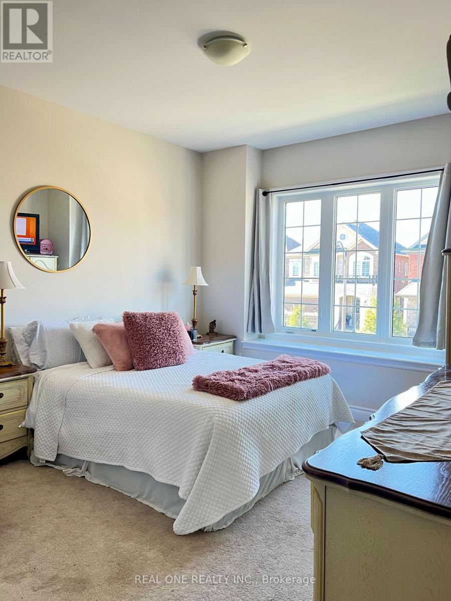 250 Niagara Trail, Halton Hills (Georgetown), Ontario  L7G 0A7 - Photo 31 - W12435772