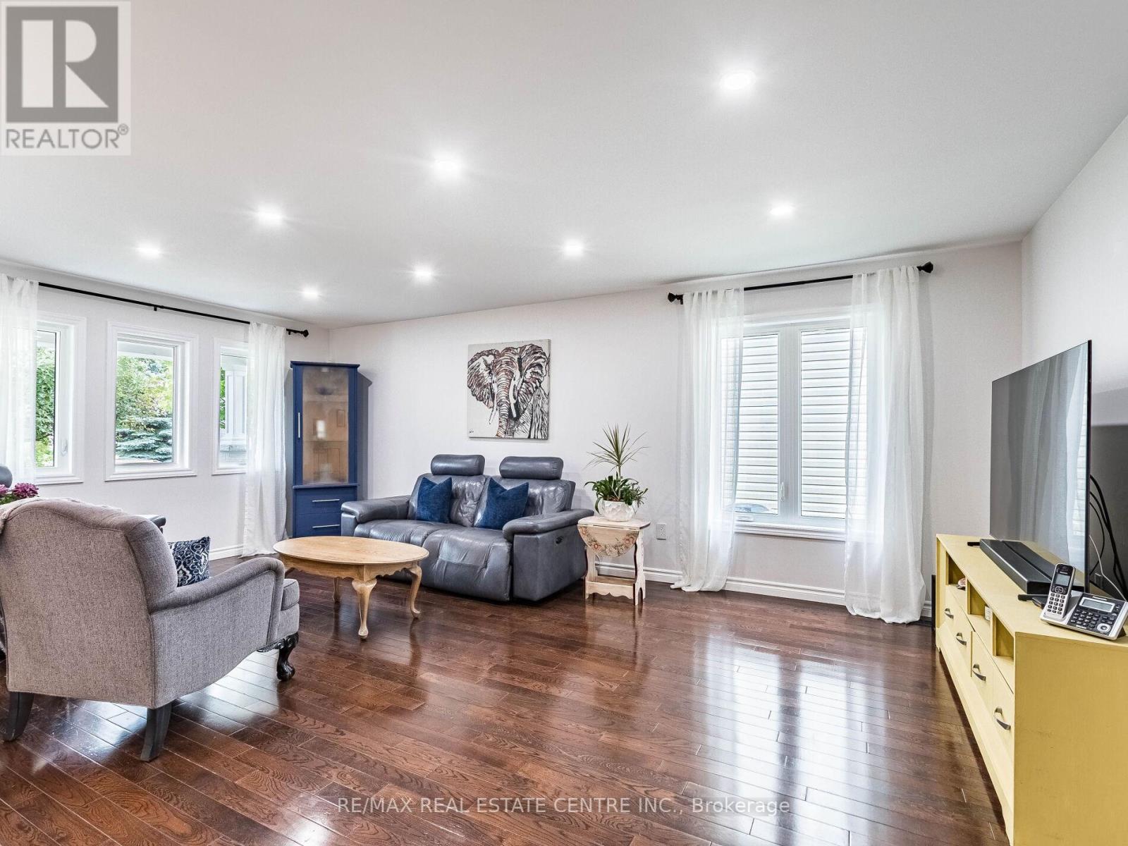 42 Somerville Road, Halton Hills (Ac Acton), Ontario  L7J 3A1 - Photo 10 - W12436141