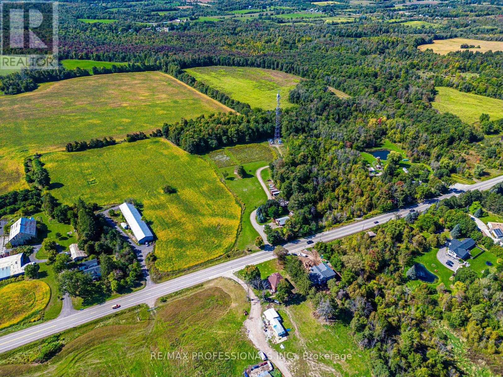 13908 Trafalgar Road, Halton Hills (Rural Halton Hills), Ontario  L7G 4S4 - Photo 10 - W12436214