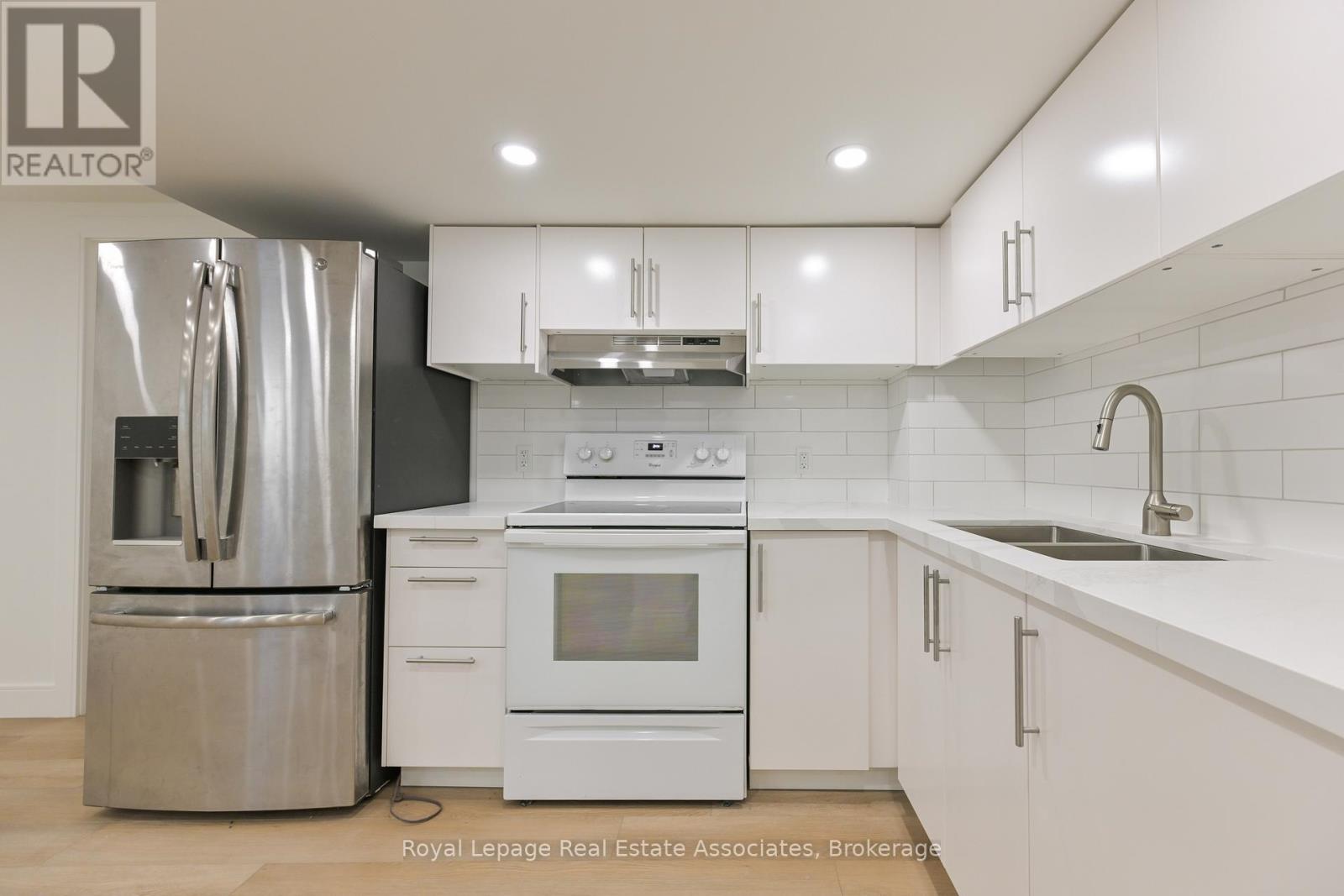 8 Mcnally Street, Halton Hills (Georgetown), Ontario  L7G 6B7 - Photo 10 - W12439323