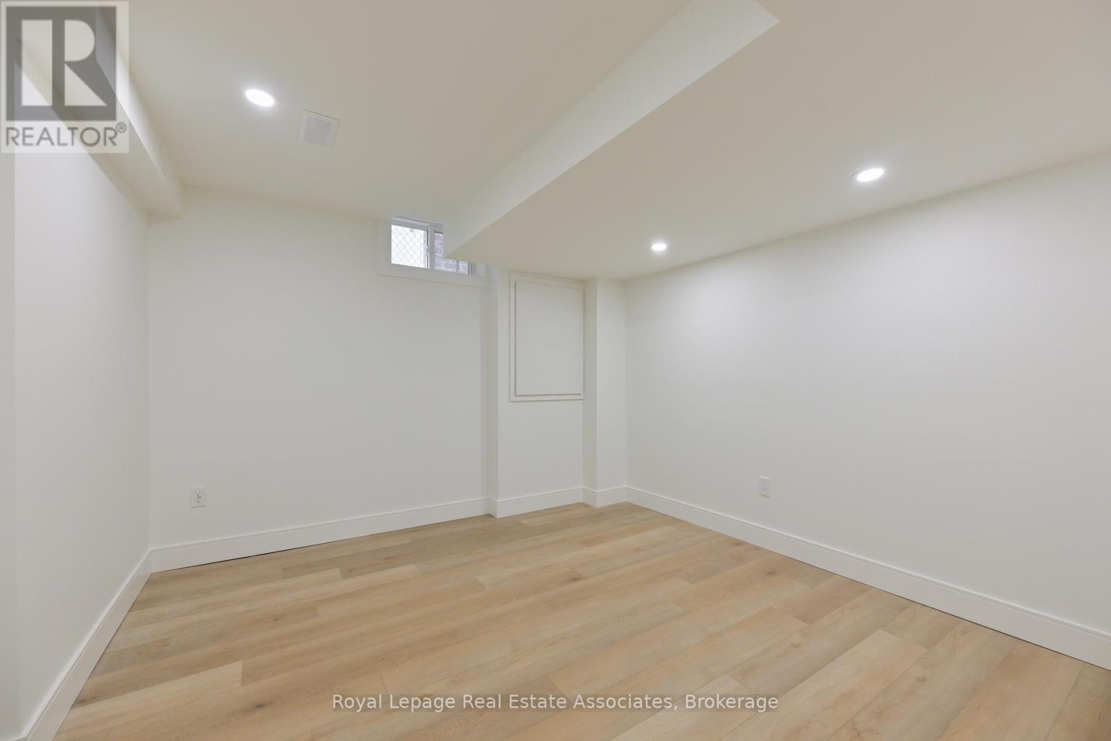 8 Mcnally Street, Halton Hills (Georgetown), Ontario  L7G 6B7 - Photo 11 - W12439323