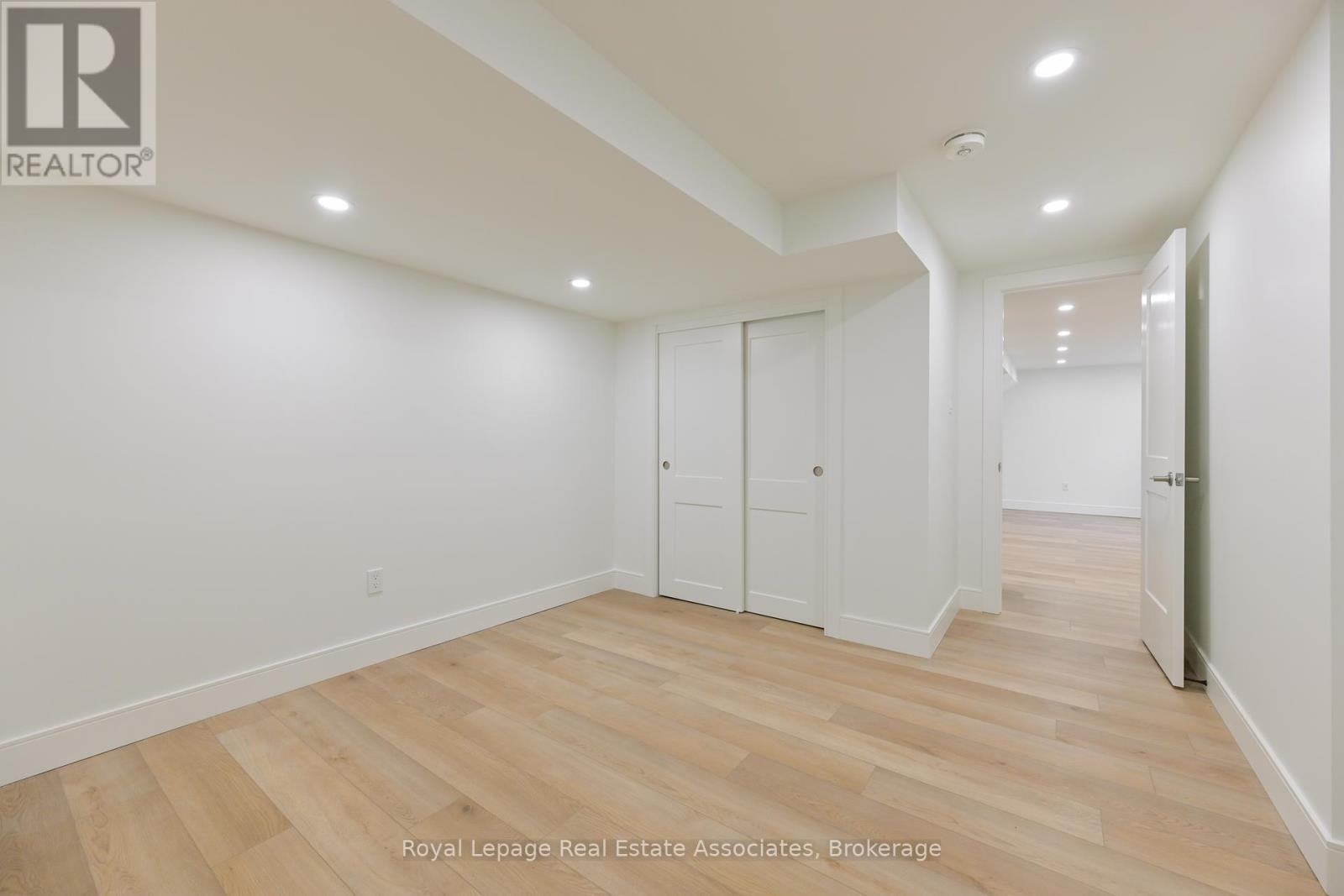 8 Mcnally Street, Halton Hills (Georgetown), Ontario  L7G 6B7 - Photo 12 - W12439323