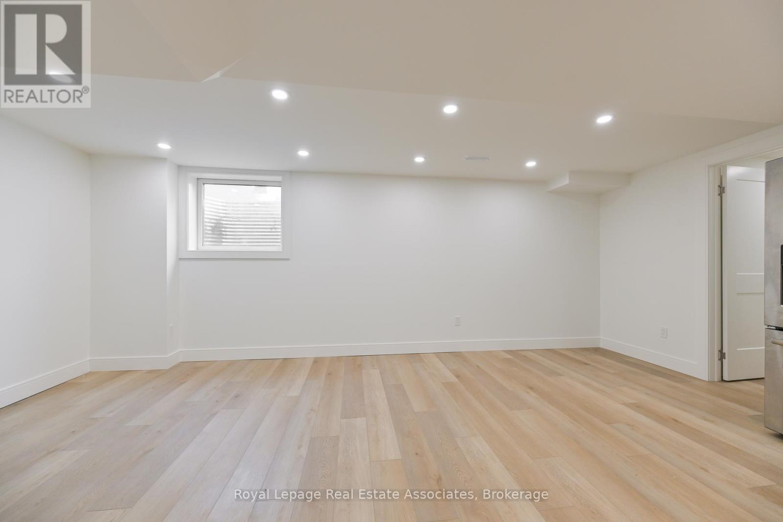 8 Mcnally Street, Halton Hills (Georgetown), Ontario  L7G 6B7 - Photo 4 - W12439323