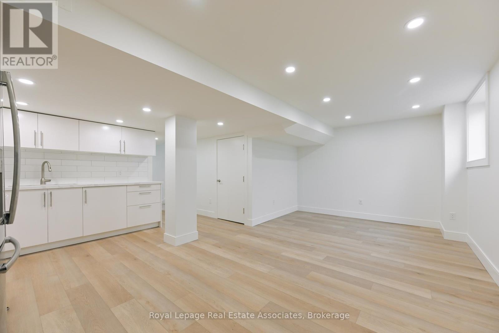 8 Mcnally Street, Halton Hills (Georgetown), Ontario  L7G 6B7 - Photo 7 - W12439323