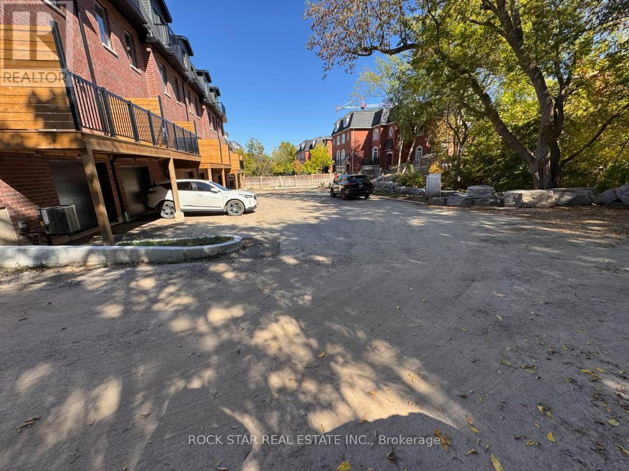 17 James Street, Halton Hills (Georgetown), Ontario  L7G 2H2 - Photo 5 - W12440517