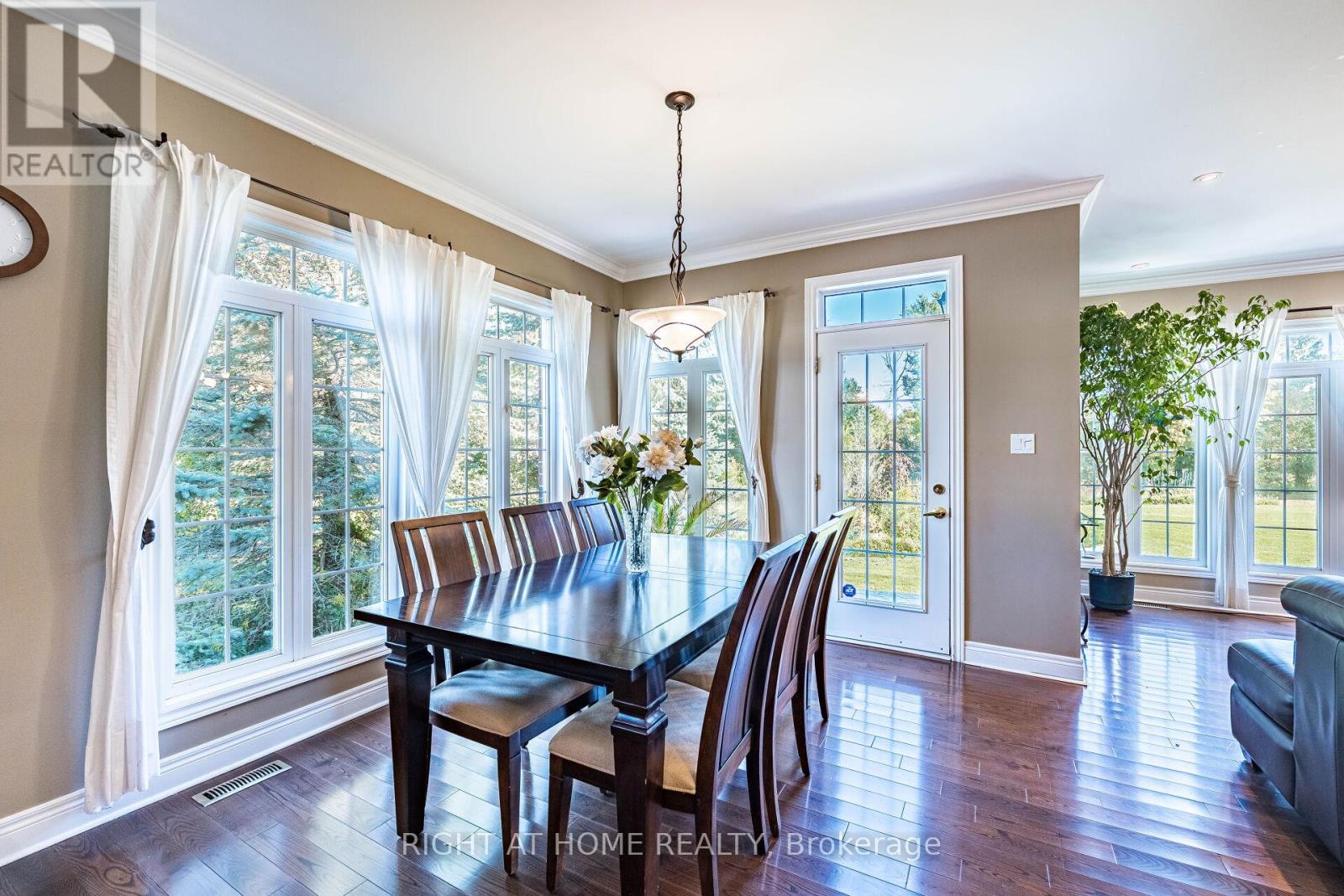 11150 Menzies Court, Milton (Brookville/haltonville), Ontario  L0P 1B0 - Photo 21 - W12441157