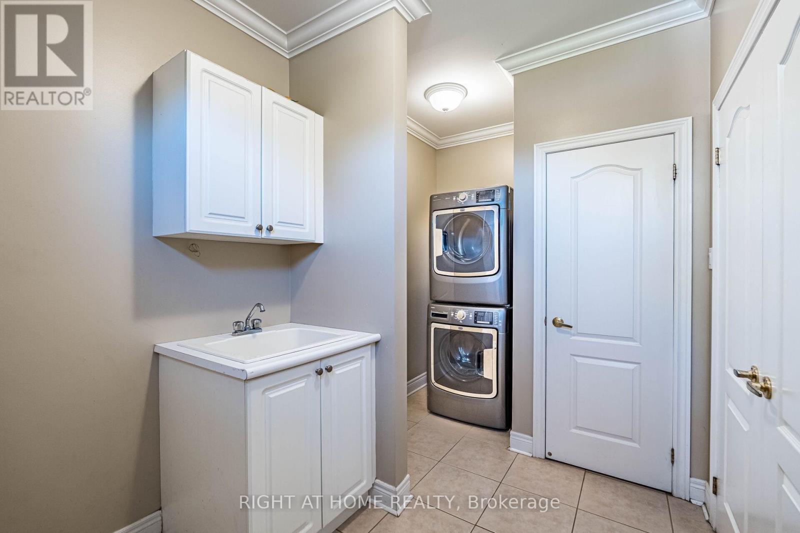 11150 Menzies Court, Milton (Brookville/haltonville), Ontario  L0P 1B0 - Photo 27 - W12441157