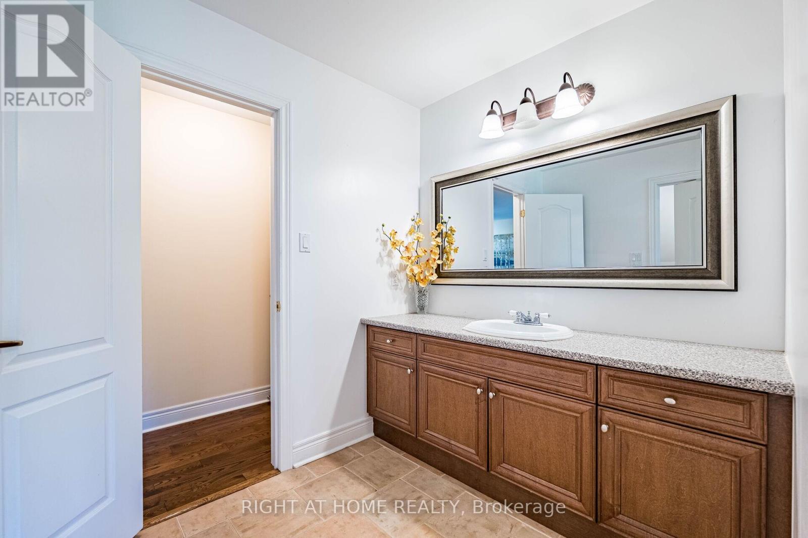 11150 Menzies Court, Milton (Brookville/haltonville), Ontario  L0P 1B0 - Photo 39 - W12441157