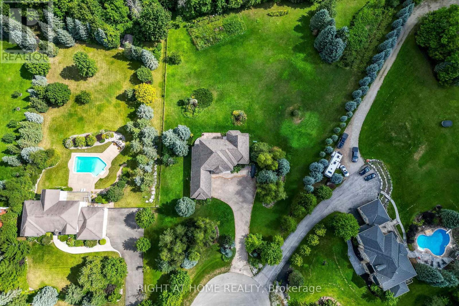 11150 Menzies Court, Milton (Brookville/haltonville), Ontario  L0P 1B0 - Photo 6 - W12441157