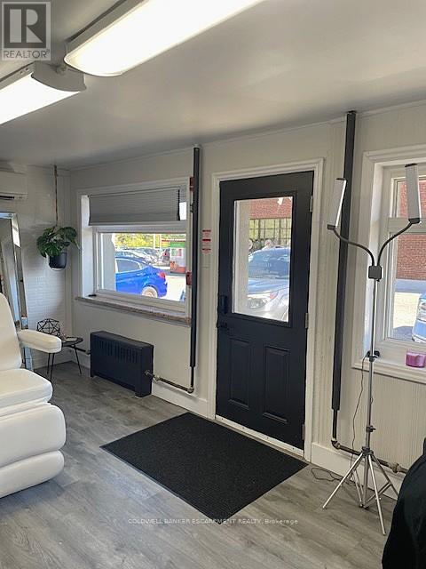 2 - 27 Main Street S, Halton Hills (Georgetown), Ontario  L7G 3G2 - Photo 4 - W12441595