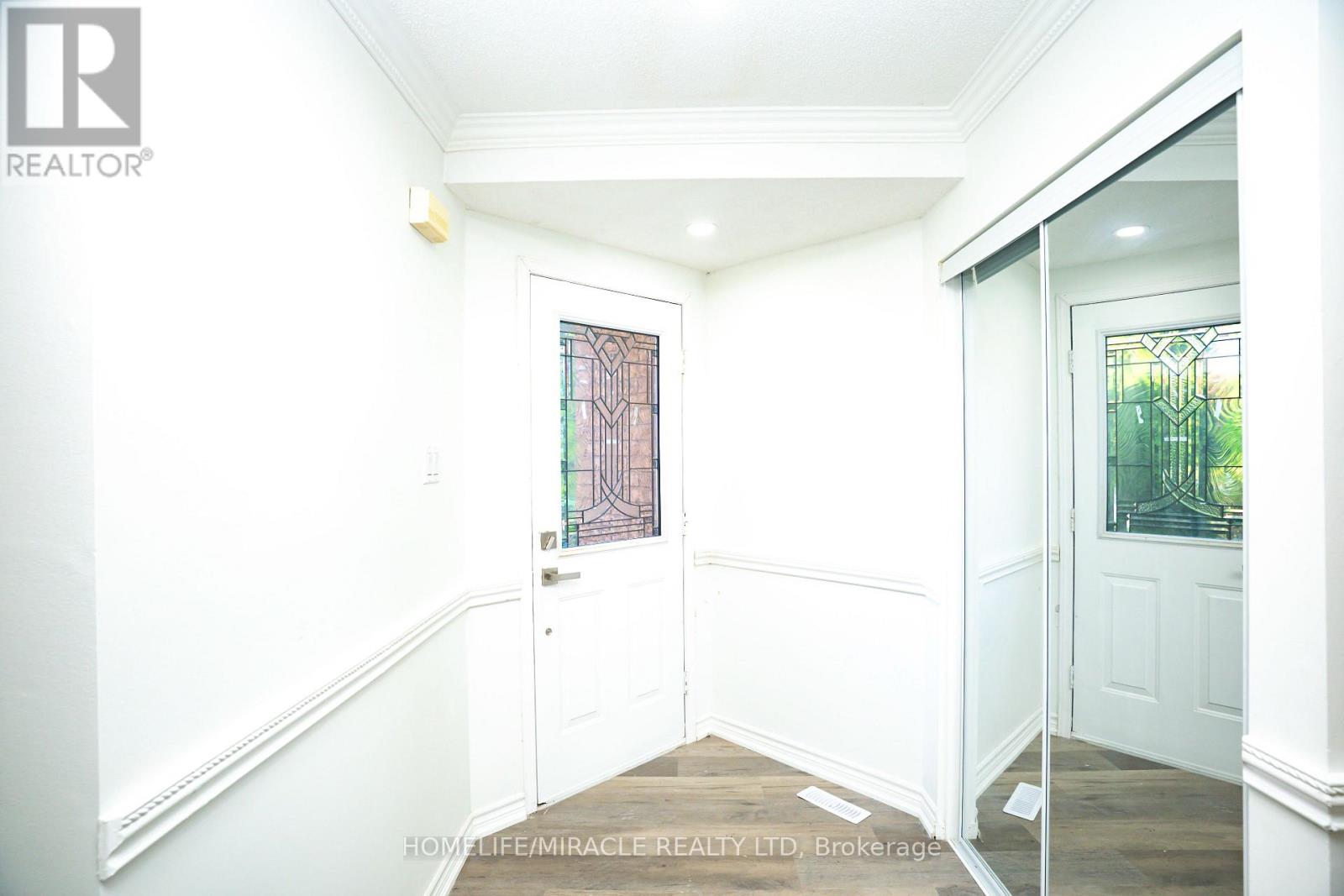 27 Killaloe Crescent, Halton Hills (Georgetown), Ontario  L7G 5N2 - Photo 13 - W12441720