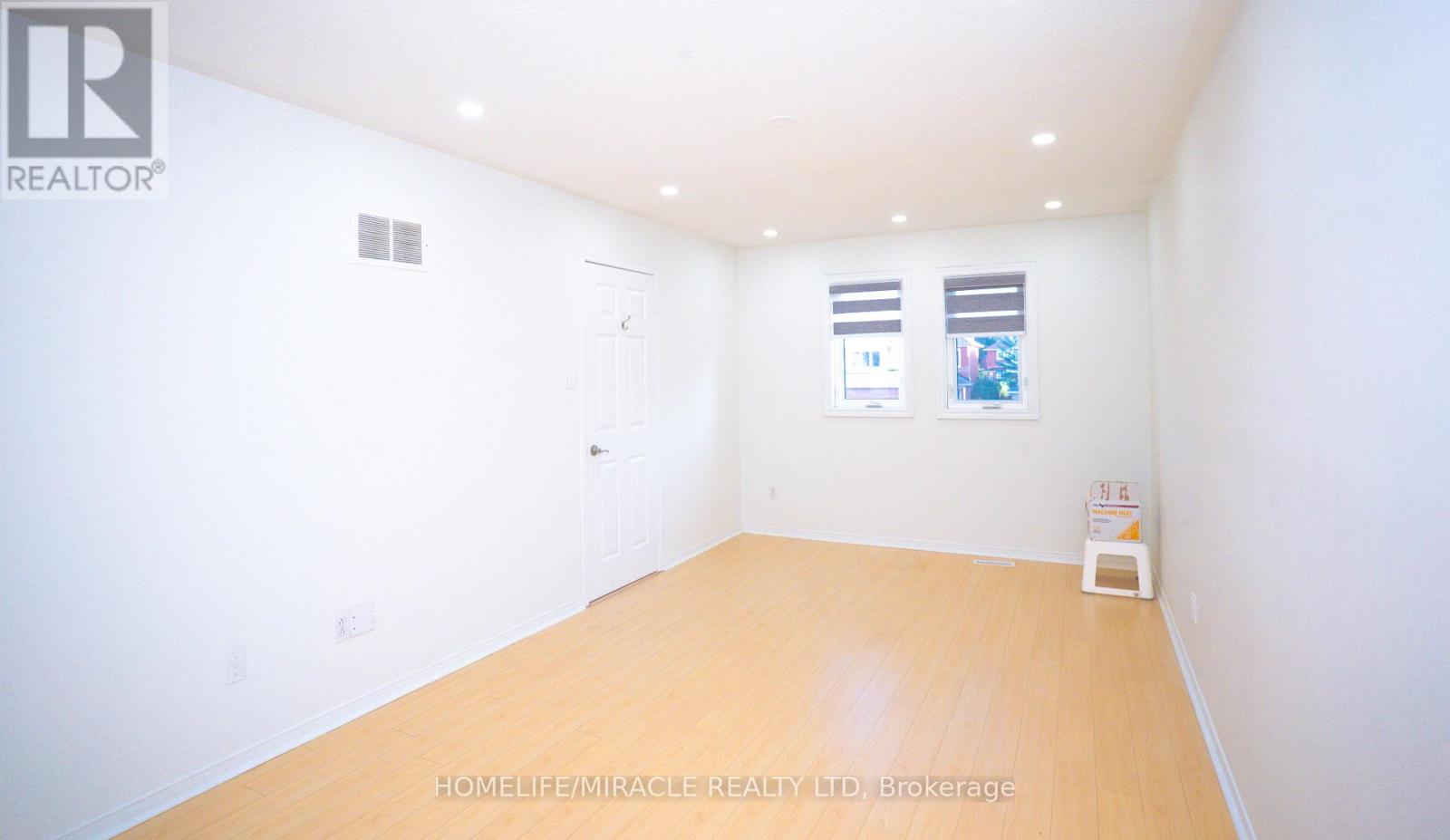 27 Killaloe Crescent, Halton Hills (Georgetown), Ontario  L7G 5N2 - Photo 26 - W12441720