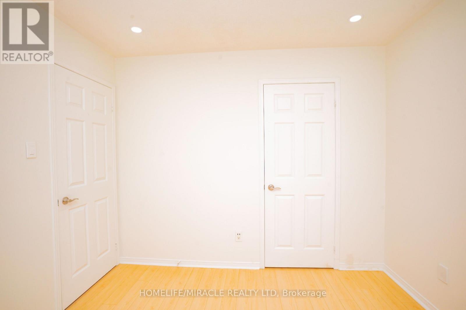 27 Killaloe Crescent, Halton Hills (Georgetown), Ontario  L7G 5N2 - Photo 32 - W12441720