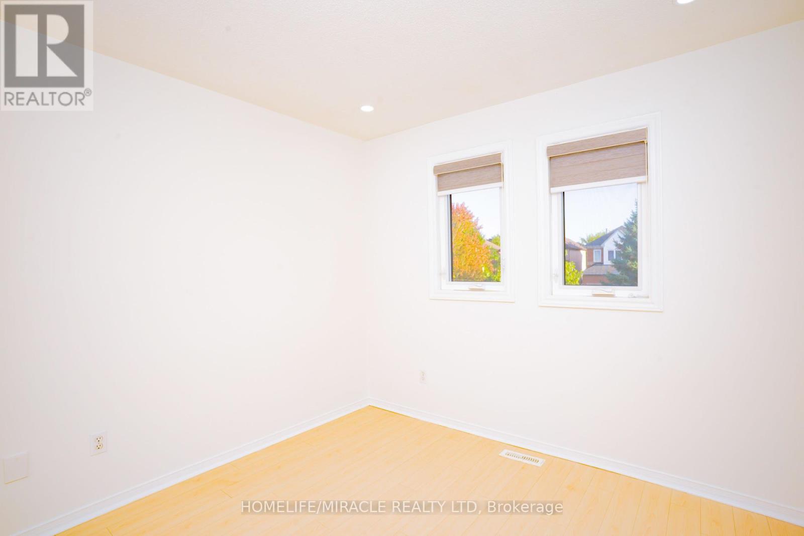 27 Killaloe Crescent, Halton Hills (Georgetown), Ontario  L7G 5N2 - Photo 33 - W12441720