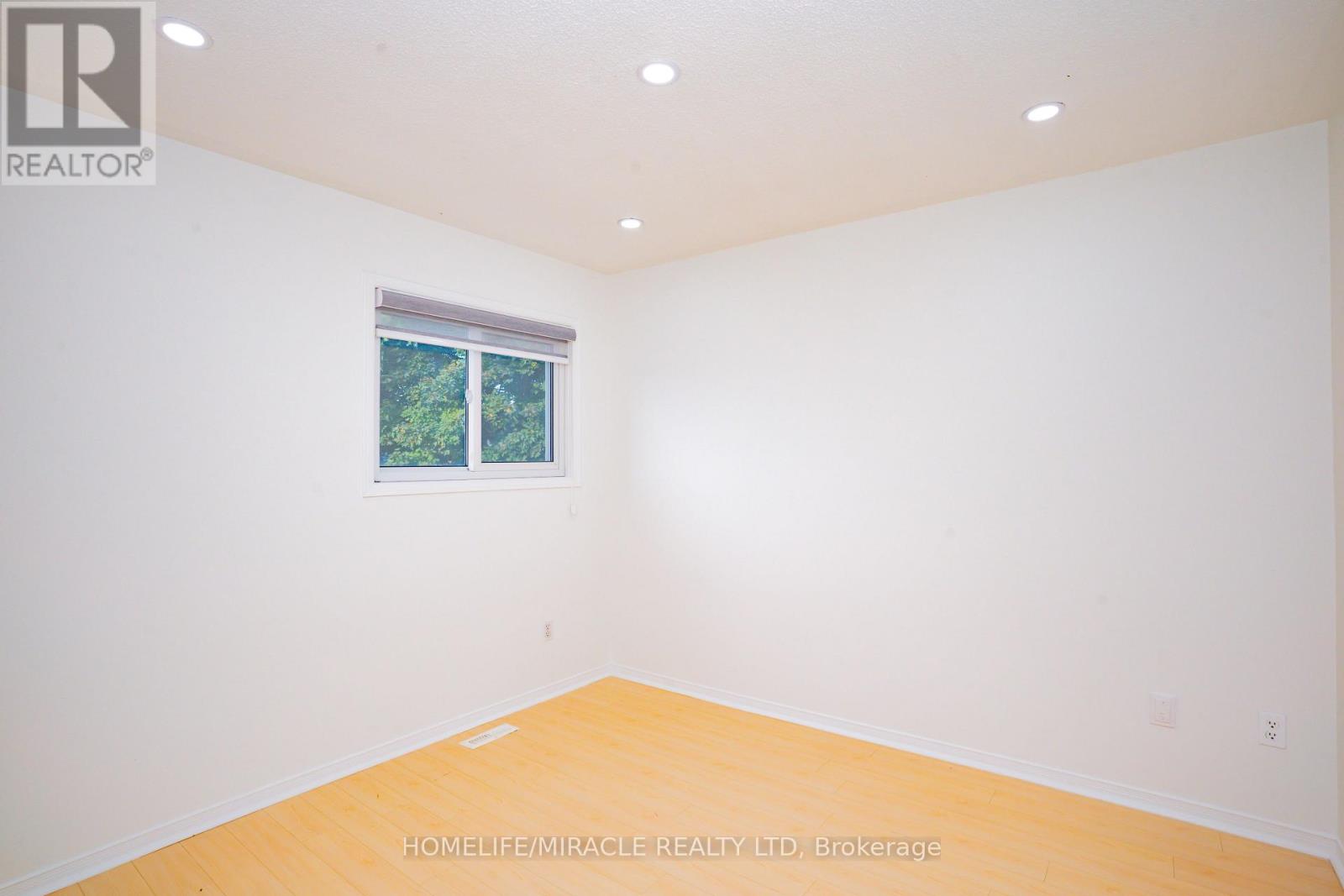 27 Killaloe Crescent, Halton Hills (Georgetown), Ontario  L7G 5N2 - Photo 34 - W12441720