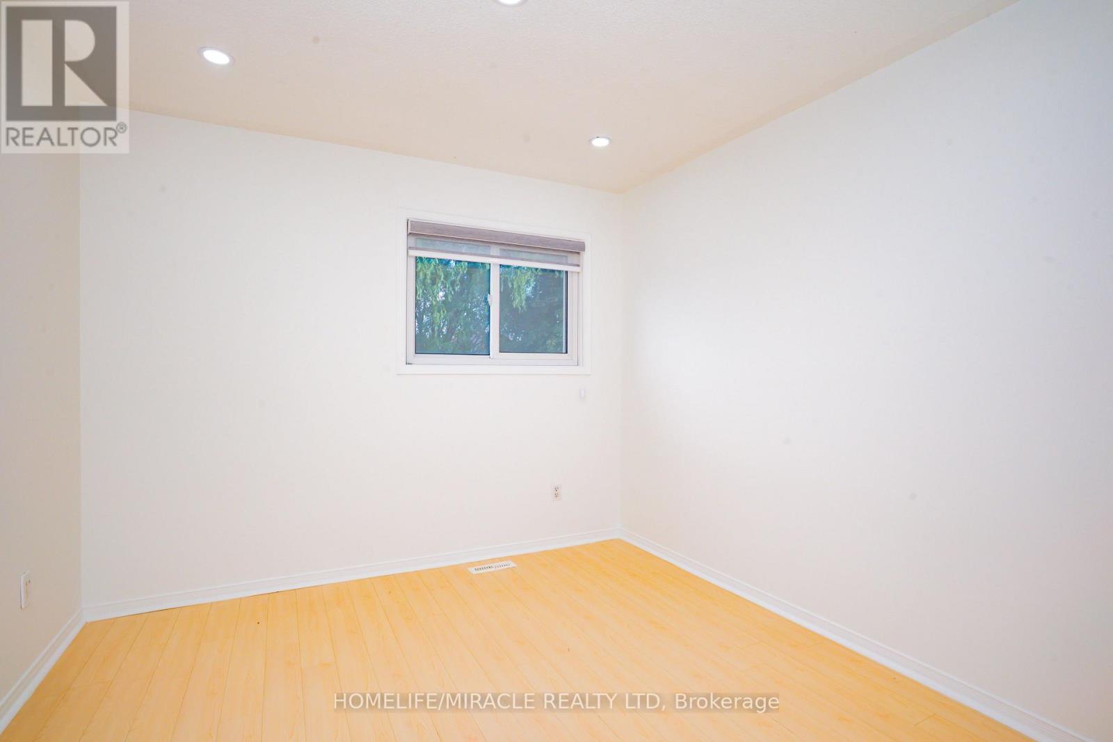 27 Killaloe Crescent, Halton Hills (Georgetown), Ontario  L7G 5N2 - Photo 36 - W12441720