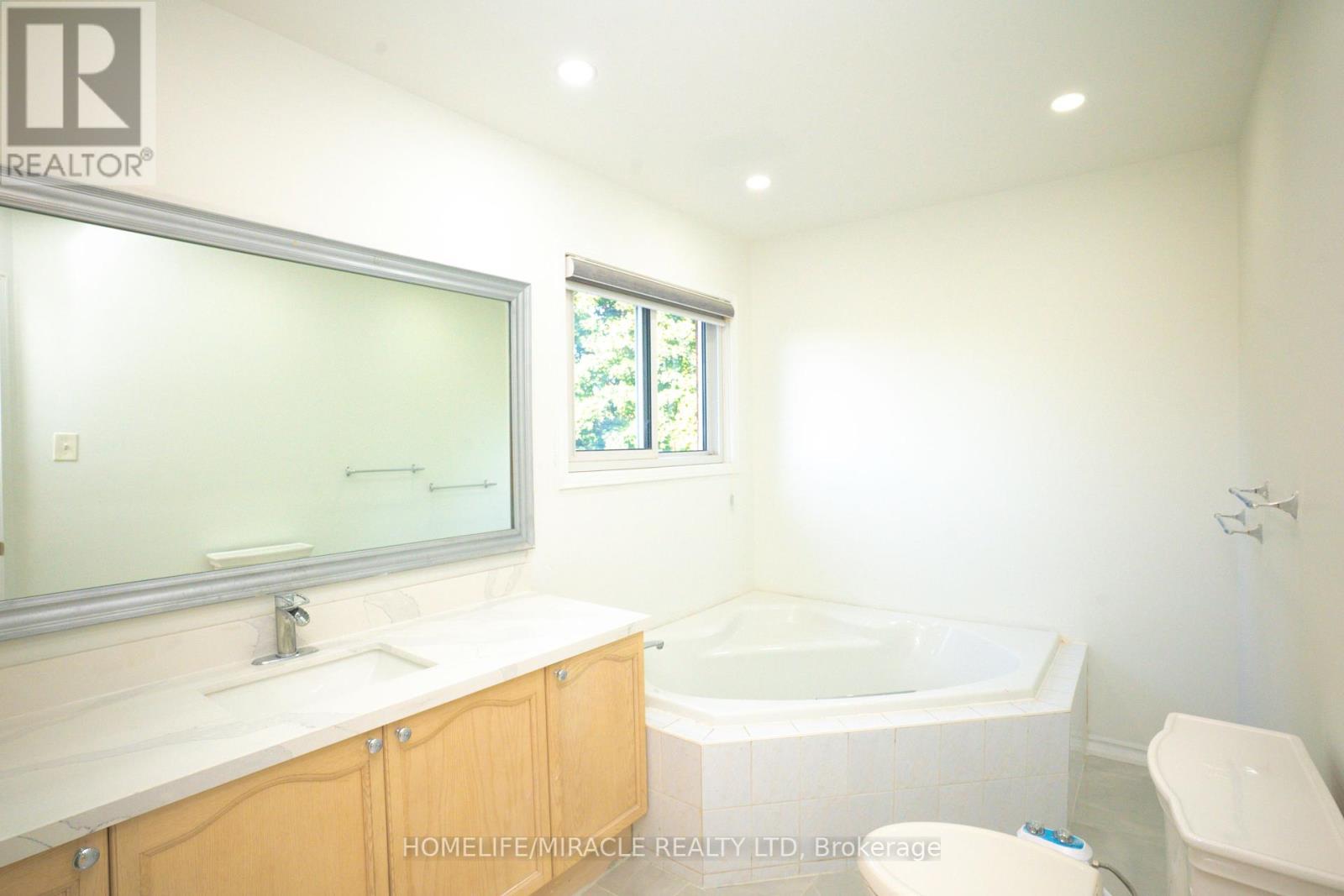 27 Killaloe Crescent, Halton Hills (Georgetown), Ontario  L7G 5N2 - Photo 41 - W12441720