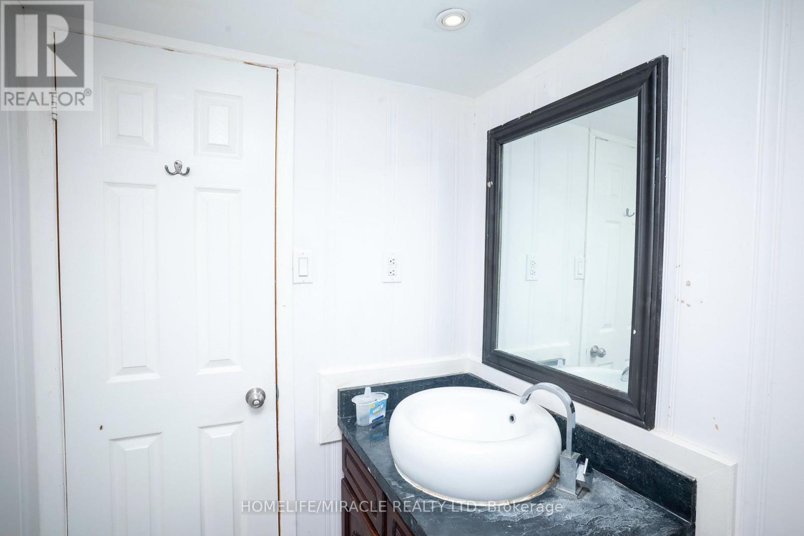 27 Killaloe Crescent, Halton Hills (Georgetown), Ontario  L7G 5N2 - Photo 44 - W12441720