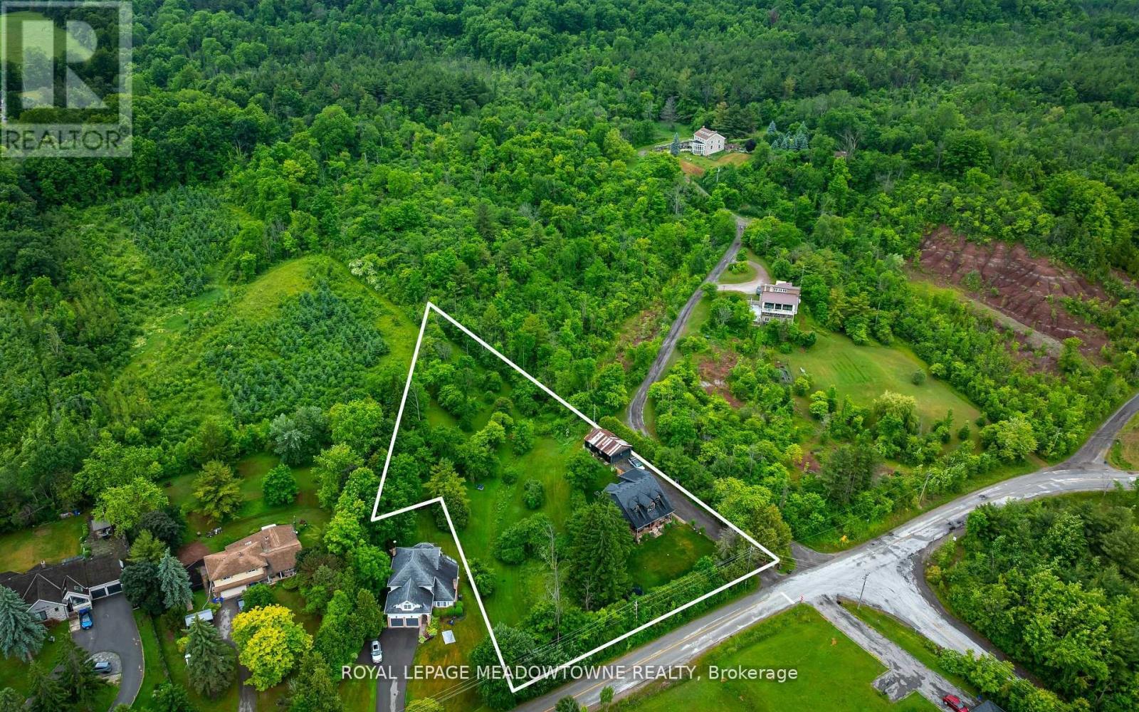 13394 Tenth Line, Halton Hills (Rural Halton Hills), Ontario  L7G 4S8 - Photo 5 - W12443164