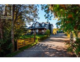 <div class="price">$1,750,000</div> 13394 Tenth Line, Halton Hills (Rural Halton Hills)<br><div style="margin-bottom:8px;"><small>Royal LePage Meadowtowne Realty</small></div><div class='bed_bath'>5 Bed | 4 Bath</div>