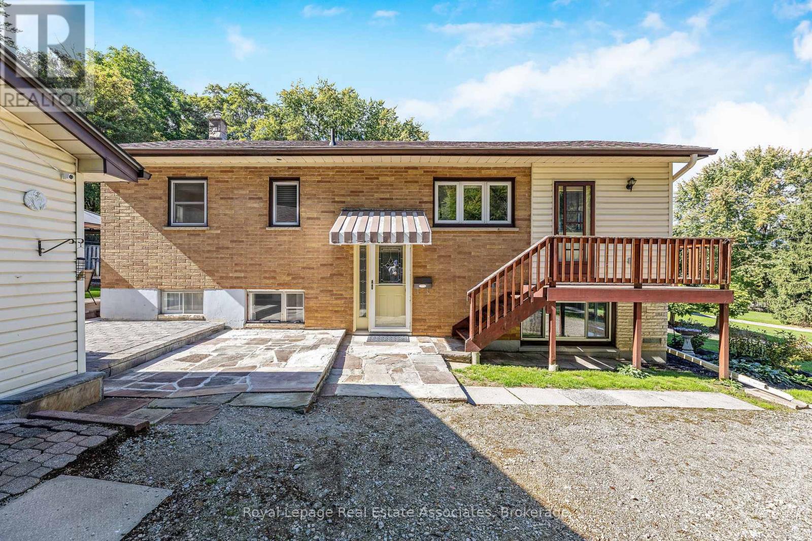 116 Park Street E, Halton Hills (Glen Williams), Ontario  L7G 2V4 - Photo 6 - W12443388