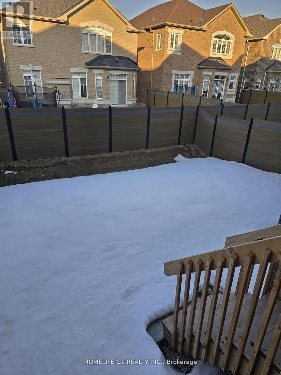 32 Branigan Crescent, Halton Hills (Georgetown), Ontario  L7G 0N1 - Photo 18 - W12444541