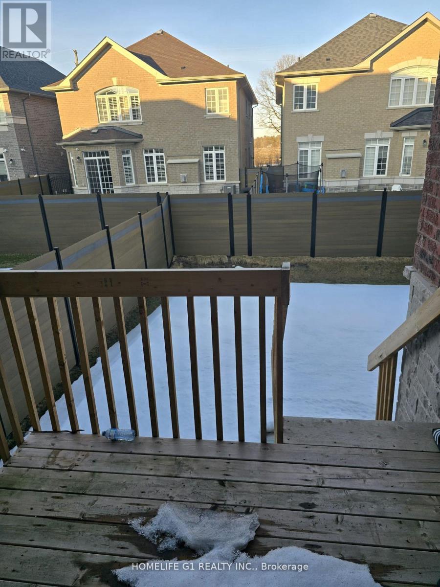 32 Branigan Crescent, Halton Hills (Georgetown), Ontario  L7G 0N1 - Photo 19 - W12444541