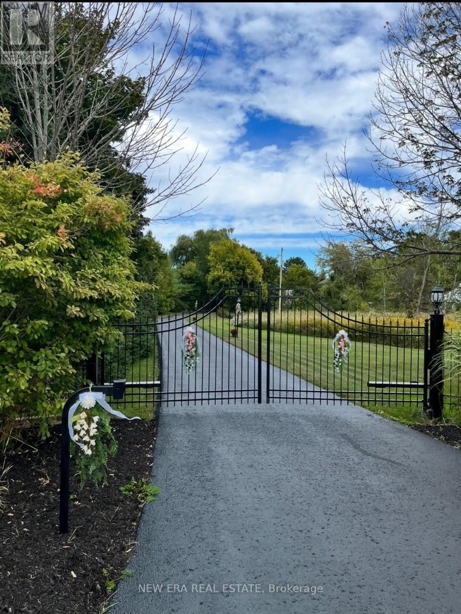 14227 Trafalgar Road, Halton Hills (Rural Halton Hills), Ontario  L7G 4S4 - Photo 1 - W12448835