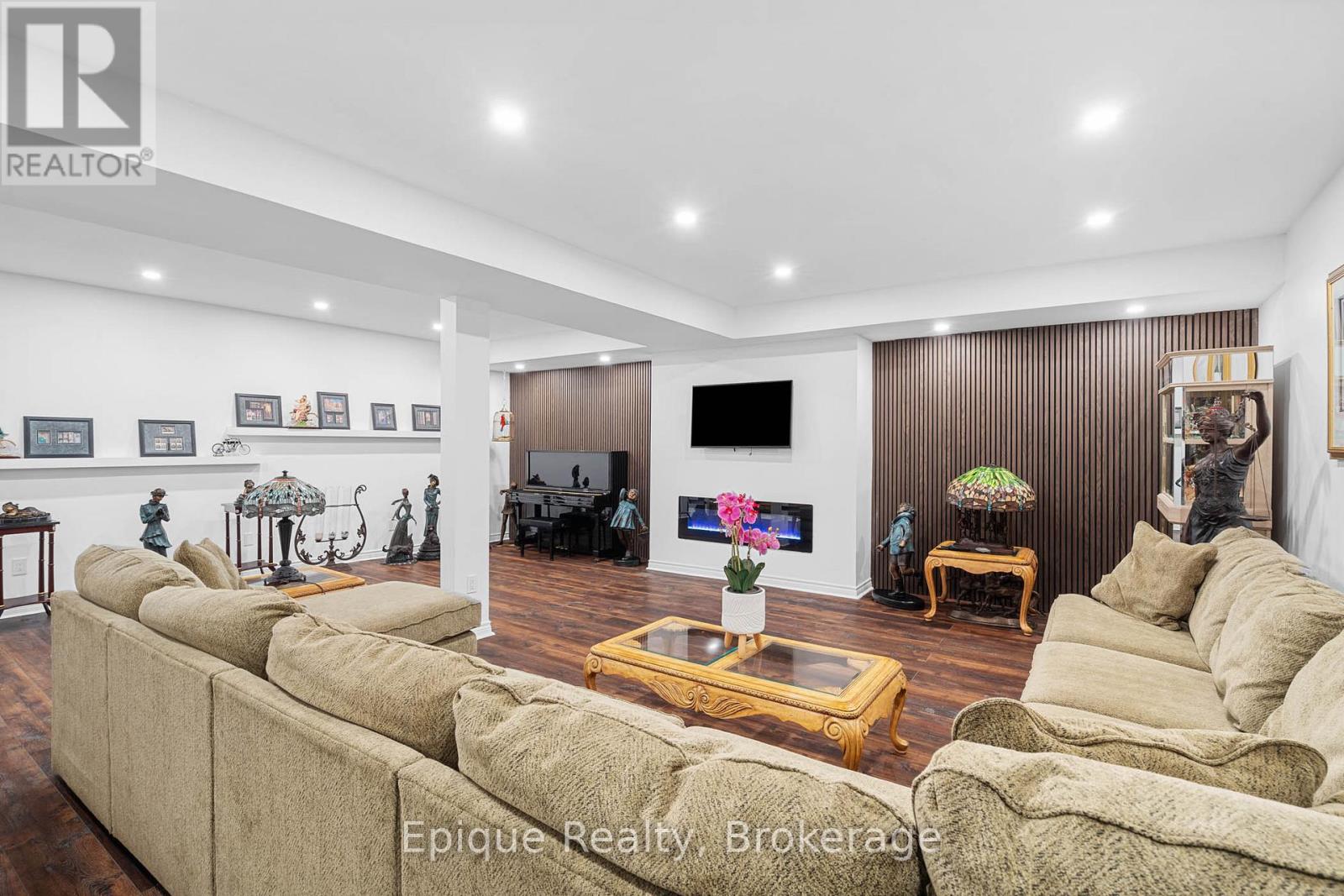 71 Mae Court, Milton (Campbellville), Ontario  L0P 1B0 - Photo 30 - W12450333