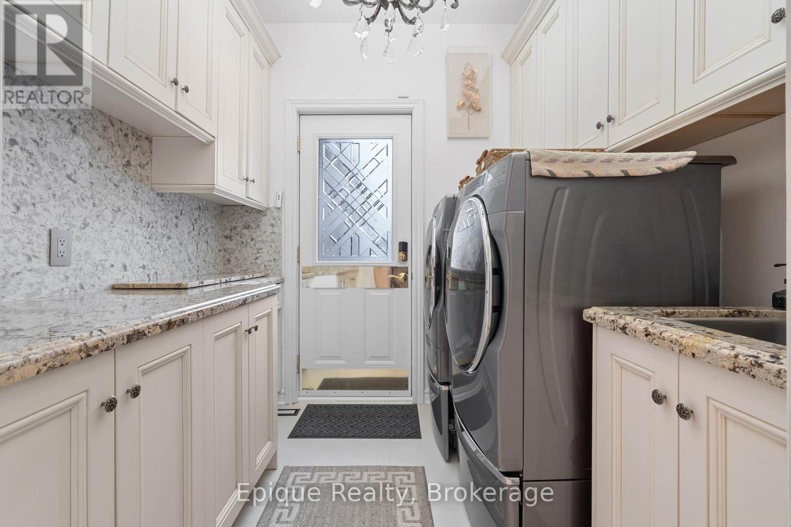 71 Mae Court, Milton (Campbellville), Ontario  L0P 1B0 - Photo 32 - W12450333