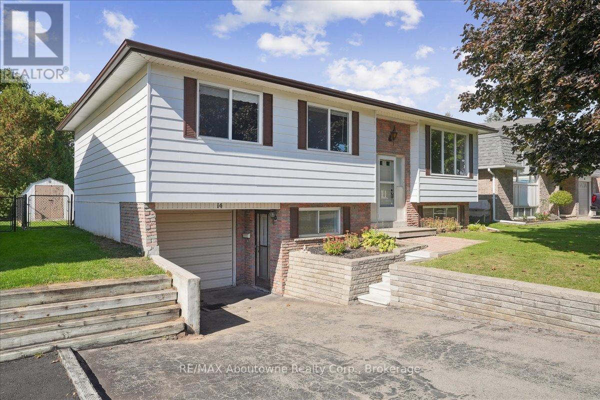 14 Norman Avenue, Halton Hills (Ac Acton), Ontario  L7J 2R4 - Photo 3 - W12451487