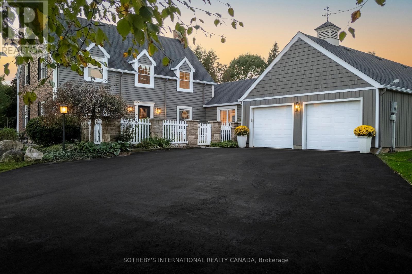 331 Wheelihan Way, Milton (Campbellville), Ontario  L0P 0A1 - Photo 4 - W12451306