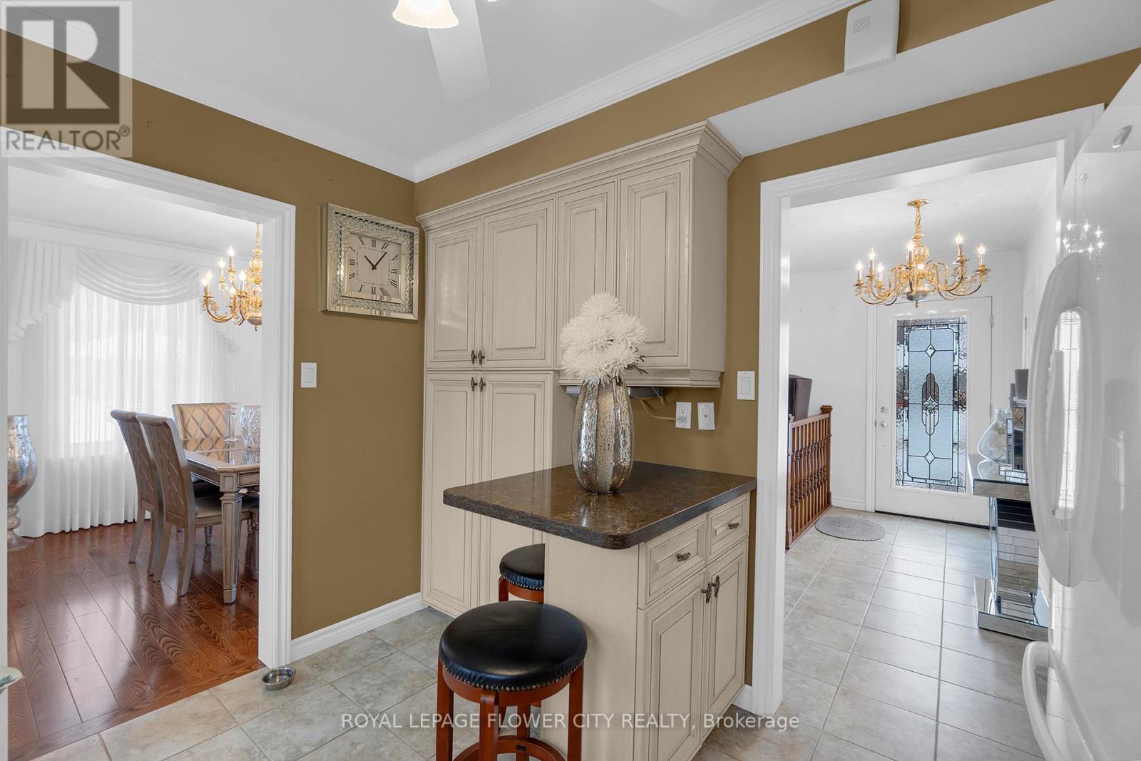 13 Bairstow Crescent, Halton Hills (Georgetown), Ontario  L7G 1L9 - Photo 14 - W12452172