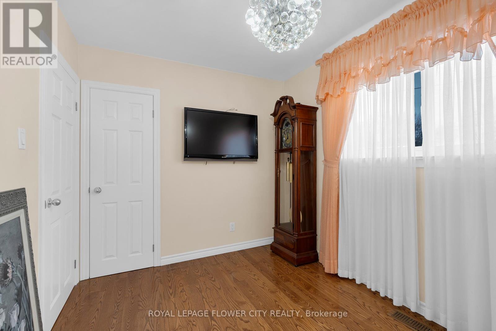 13 Bairstow Crescent, Halton Hills (Georgetown), Ontario  L7G 1L9 - Photo 22 - W12452172