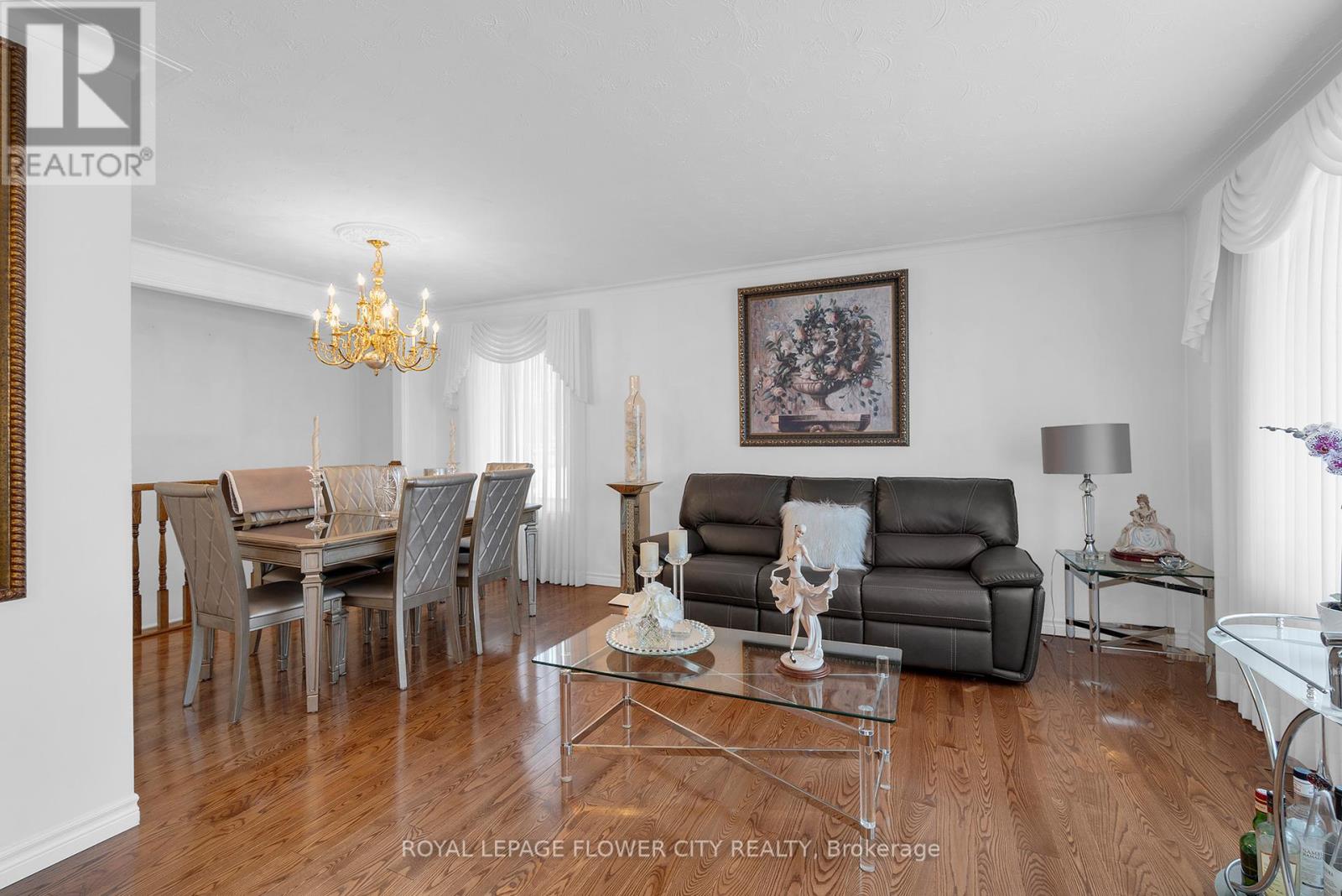 13 Bairstow Crescent, Halton Hills (Georgetown), Ontario  L7G 1L9 - Photo 6 - W12452172