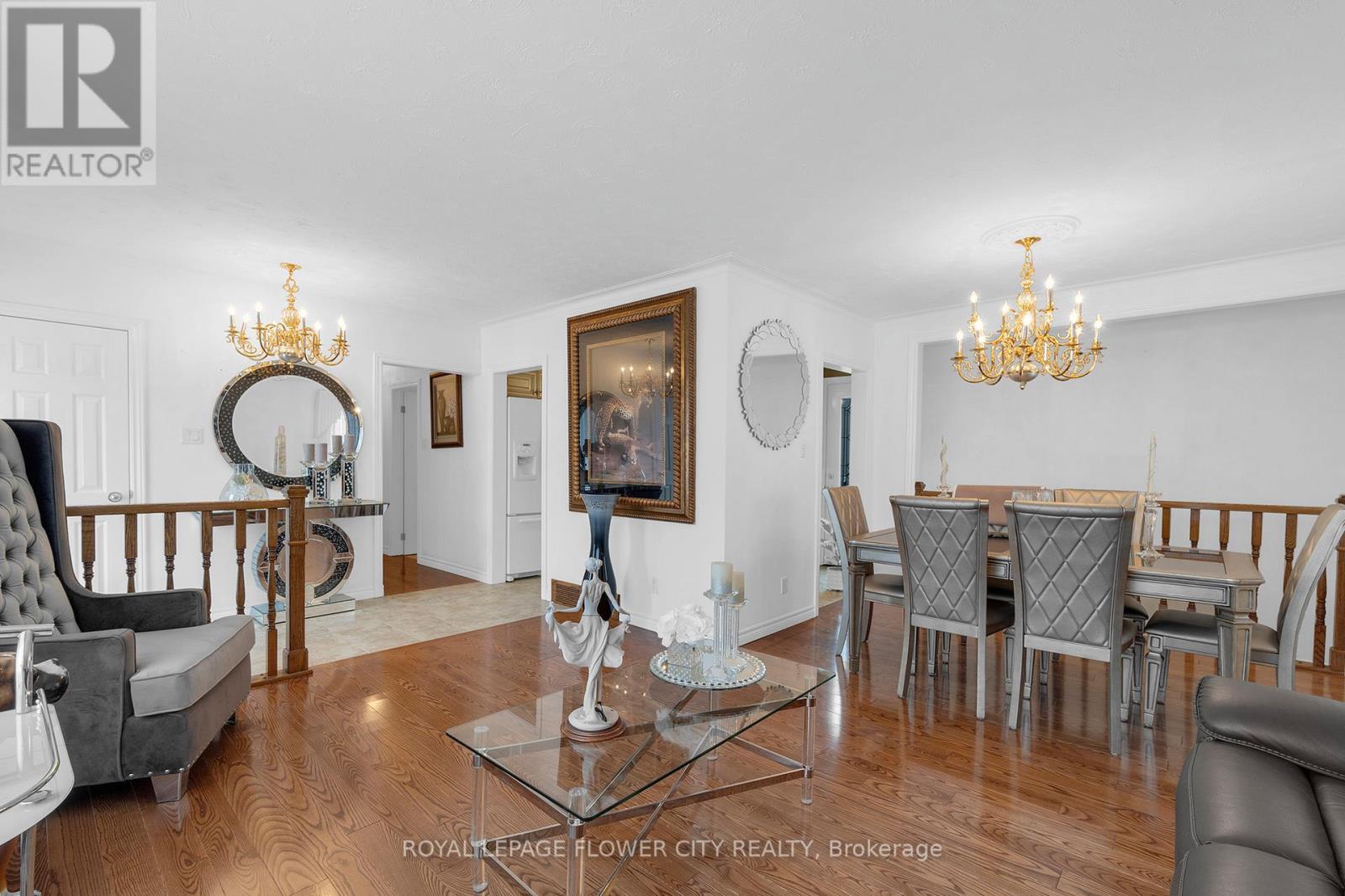 13 Bairstow Crescent, Halton Hills (Georgetown), Ontario  L7G 1L9 - Photo 8 - W12452172