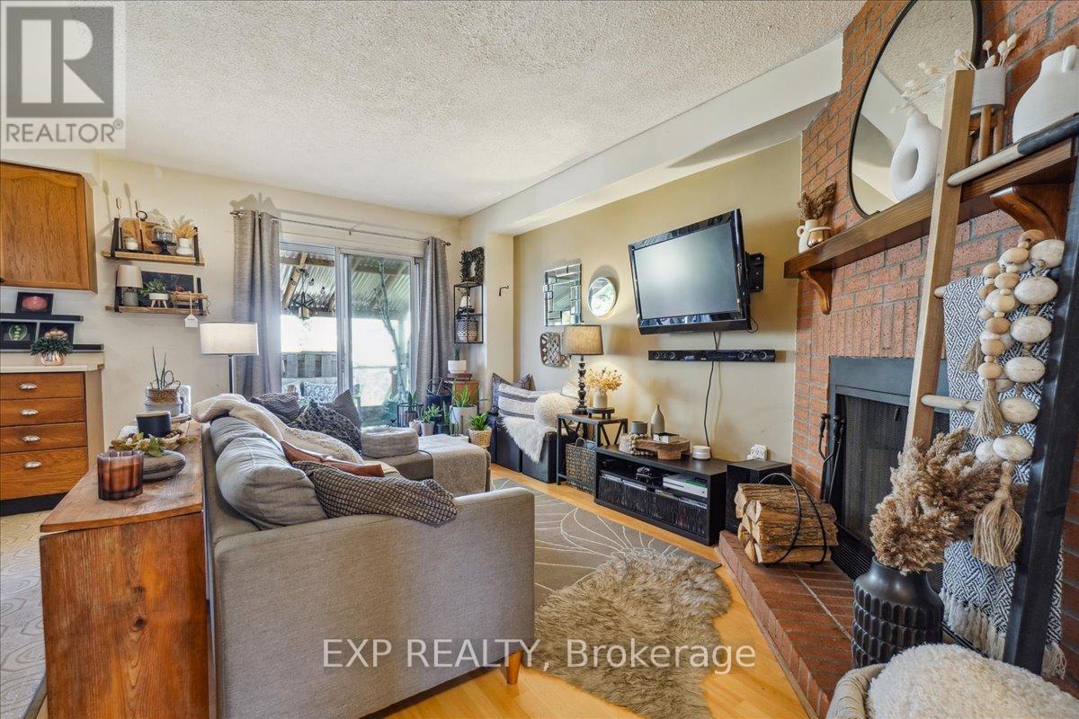 7 Rosset Valley Court, Halton Hills (Georgetown), Ontario  L7G 5E1 - Photo 12 - W12453389