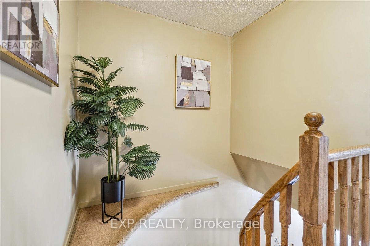 7 Rosset Valley Court, Halton Hills (Georgetown), Ontario  L7G 5E1 - Photo 22 - W12453389