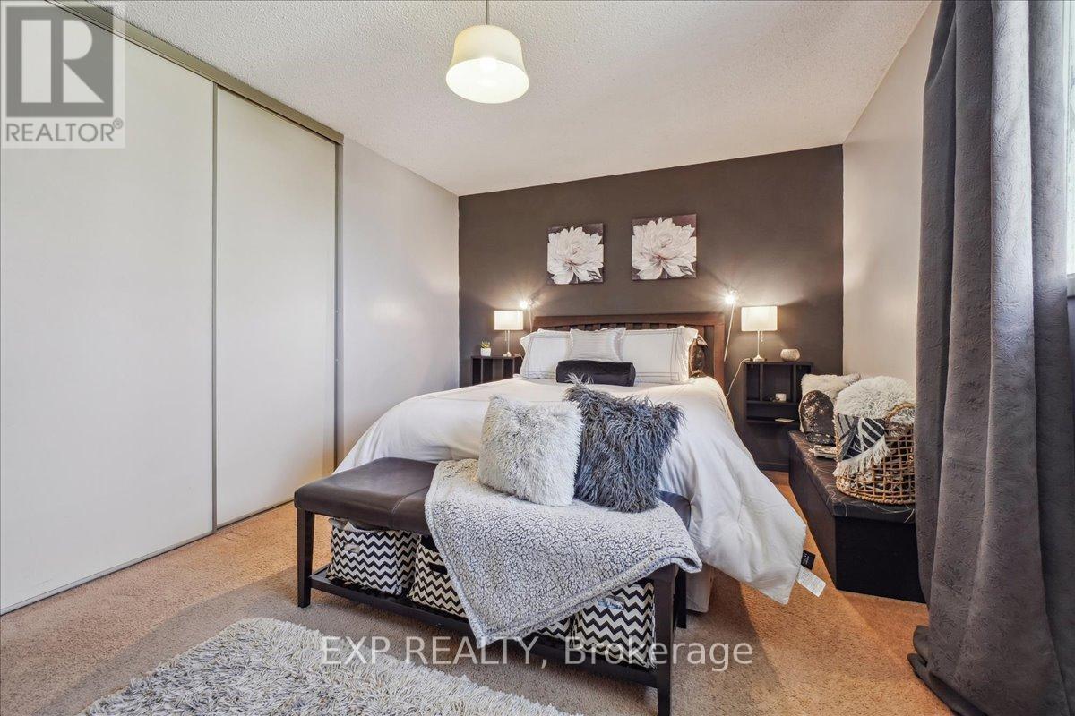 7 Rosset Valley Court, Halton Hills (Georgetown), Ontario  L7G 5E1 - Photo 24 - W12453389