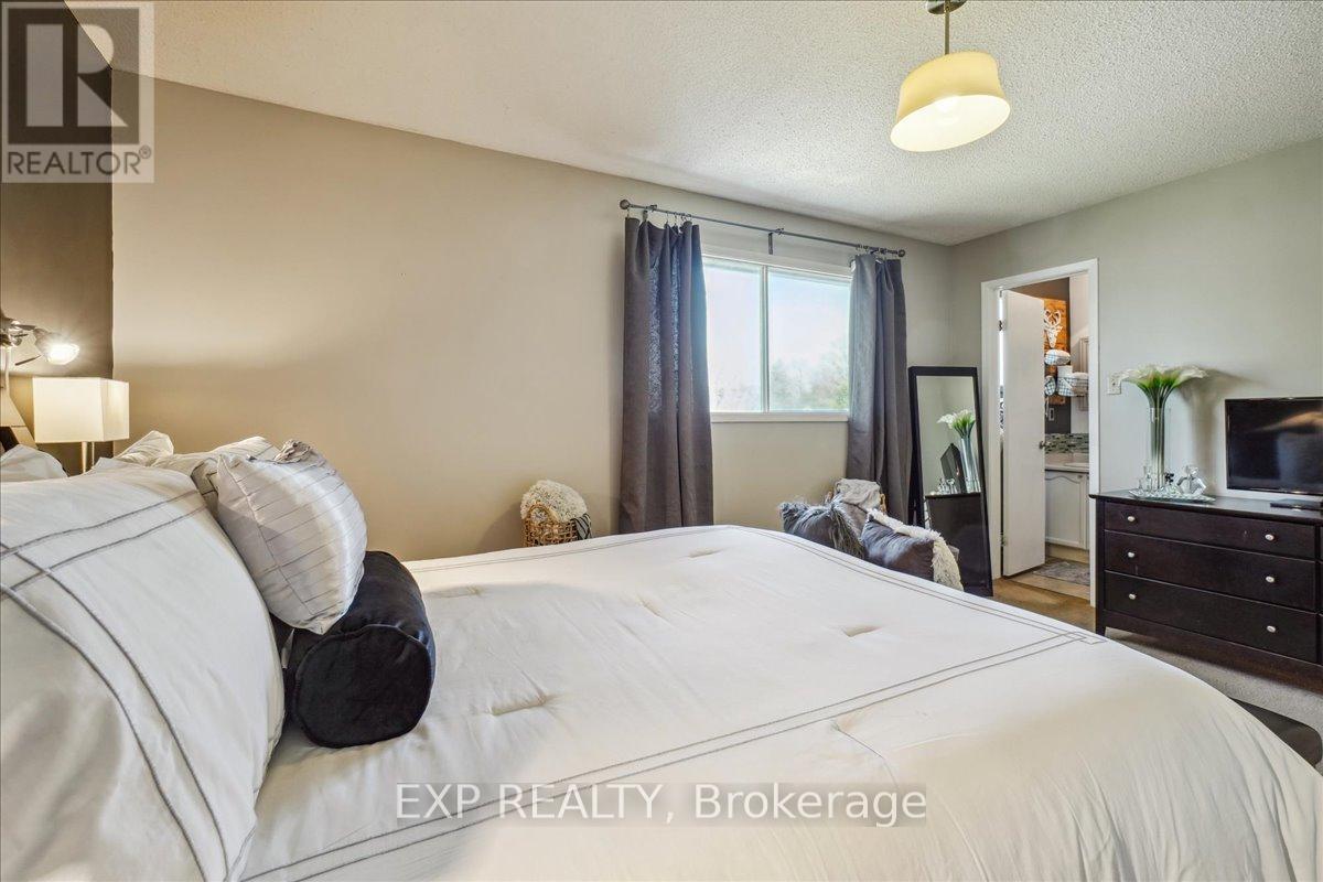 7 Rosset Valley Court, Halton Hills (Georgetown), Ontario  L7G 5E1 - Photo 26 - W12453389