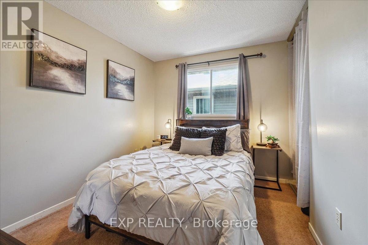 7 Rosset Valley Court, Halton Hills (Georgetown), Ontario  L7G 5E1 - Photo 28 - W12453389