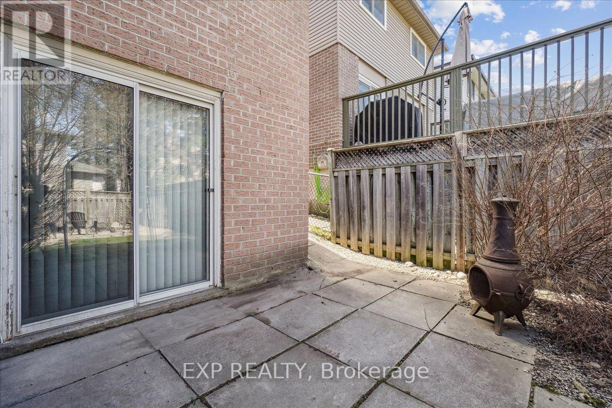 7 Rosset Valley Court, Halton Hills (Georgetown), Ontario  L7G 5E1 - Photo 32 - W12453389