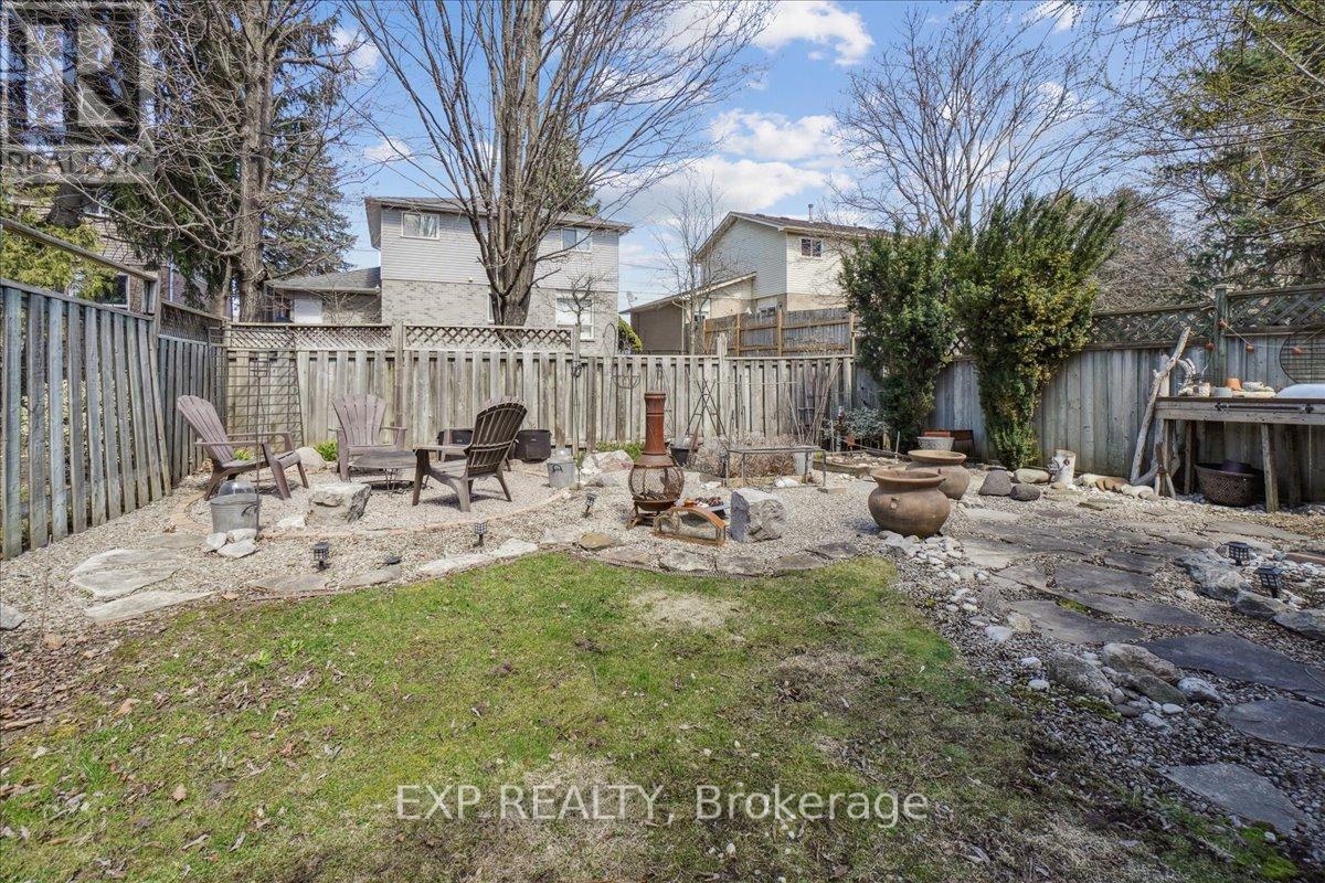 7 Rosset Valley Court, Halton Hills (Georgetown), Ontario  L7G 5E1 - Photo 34 - W12453389