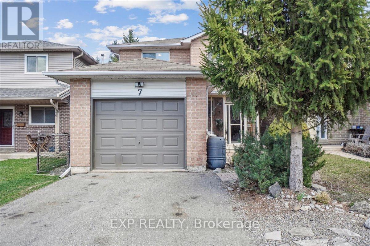 7 Rosset Valley Court, Halton Hills (Georgetown), Ontario  L7G 5E1 - Photo 4 - W12453389