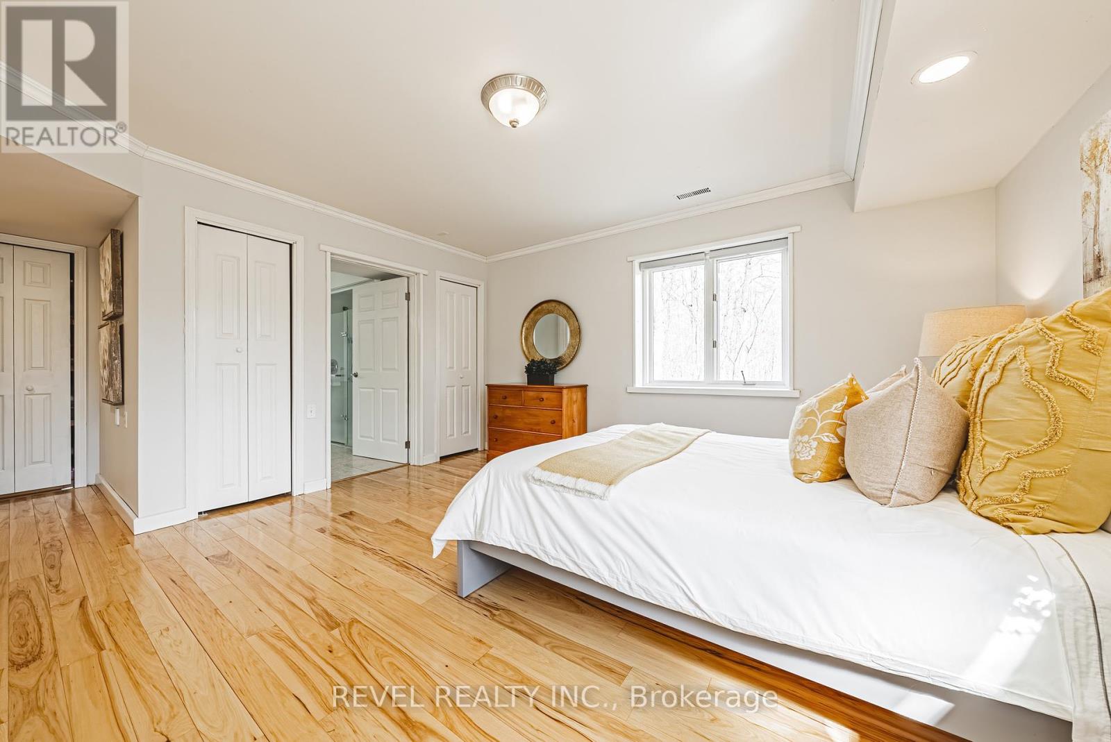 1325 3 Side Road, Milton (Campbellville), Ontario  L0P 1B0 - Photo 18 - W12454013