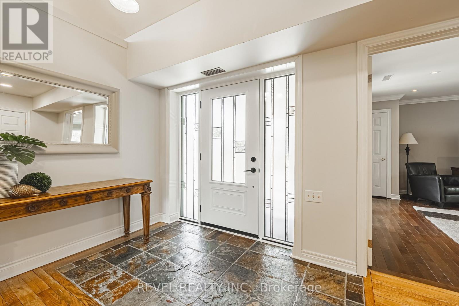 1325 3 Side Road, Milton (Campbellville), Ontario  L0P 1B0 - Photo 4 - W12454013