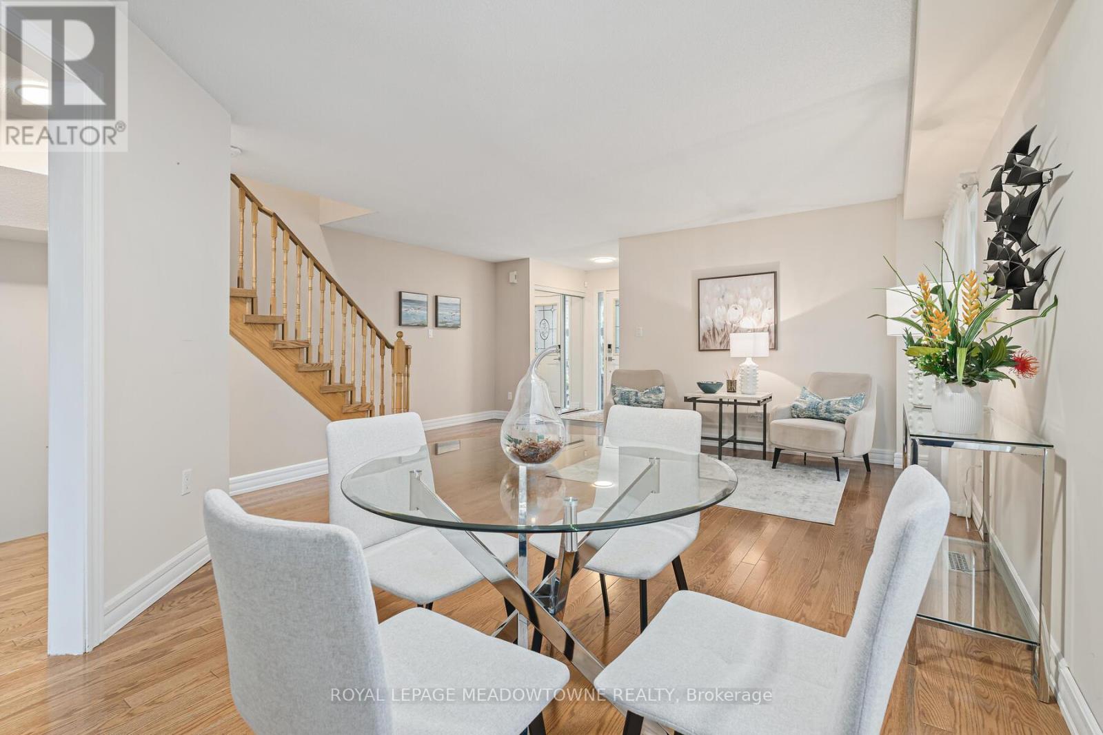 44 James Young Drive, Halton Hills (Georgetown), Ontario  L7G 5S5 - Photo 10 - W12454086