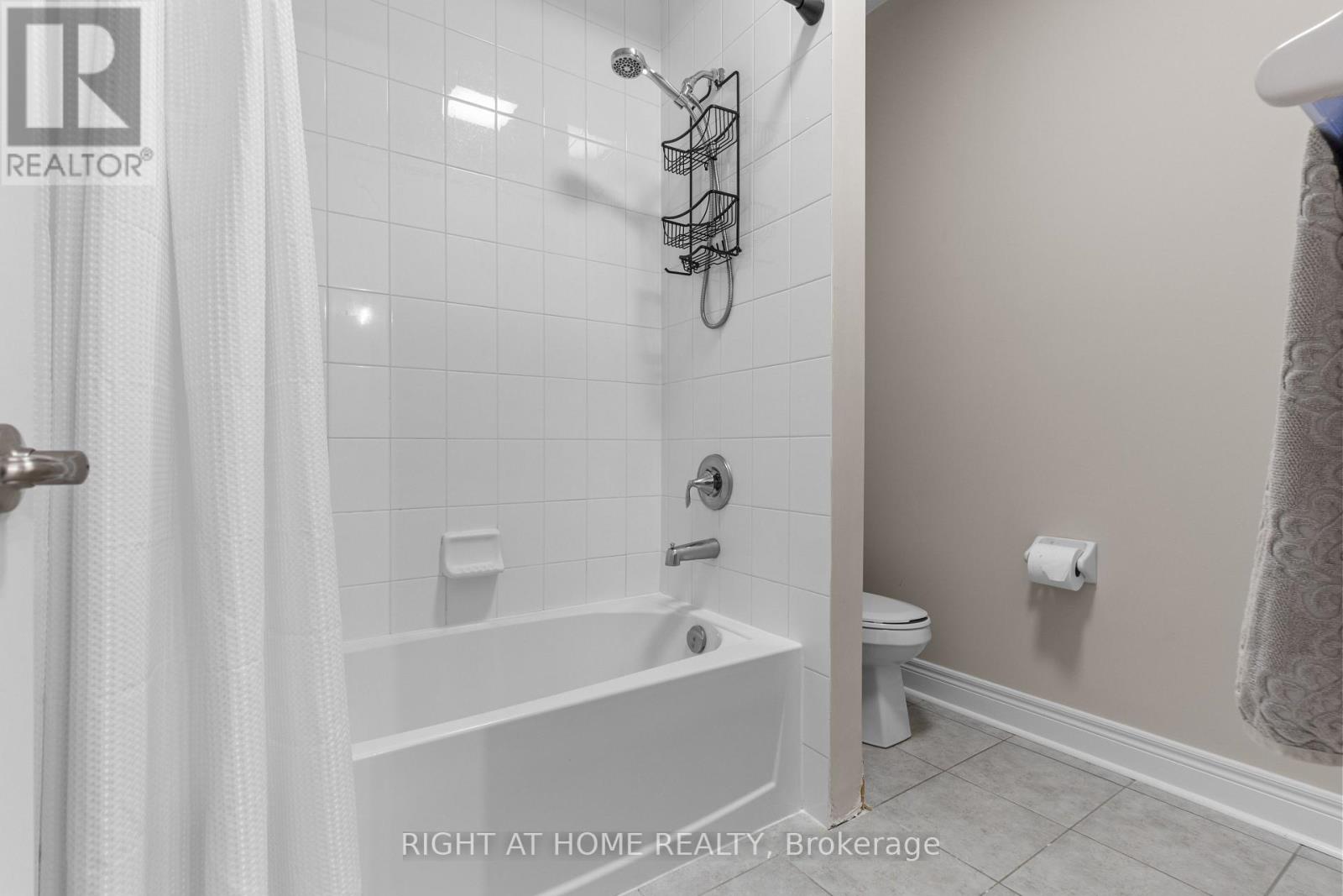 23 Duffel Crescent, Halton Hills (Georgetown), Ontario  L7G 0H7 - Photo 21 - W12456695