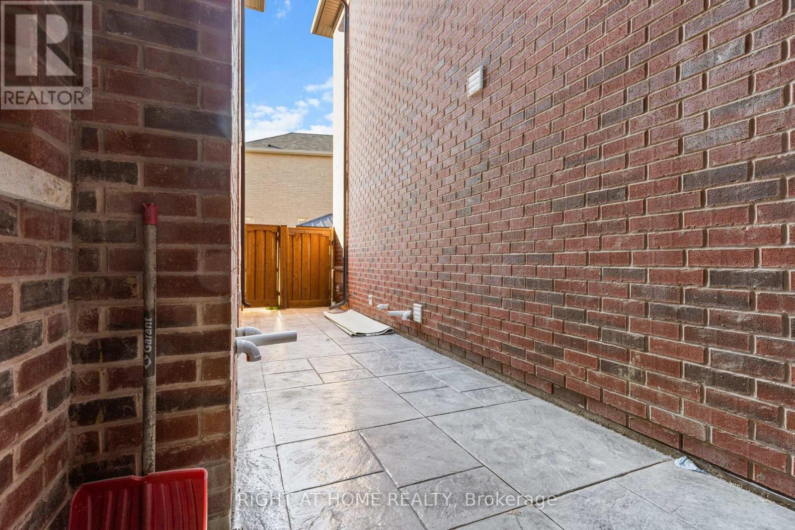 23 Duffel Crescent, Halton Hills (Georgetown), Ontario  L7G 0H7 - Photo 29 - W12456695